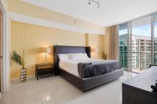 Apartment in Miami - Flashstay Must | 38 Floor | Downtown |...